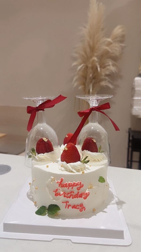 草莓酒杯蛋糕 草莓酒杯蛋糕