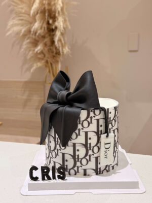Dior緹花蝴蝶結蛋糕
